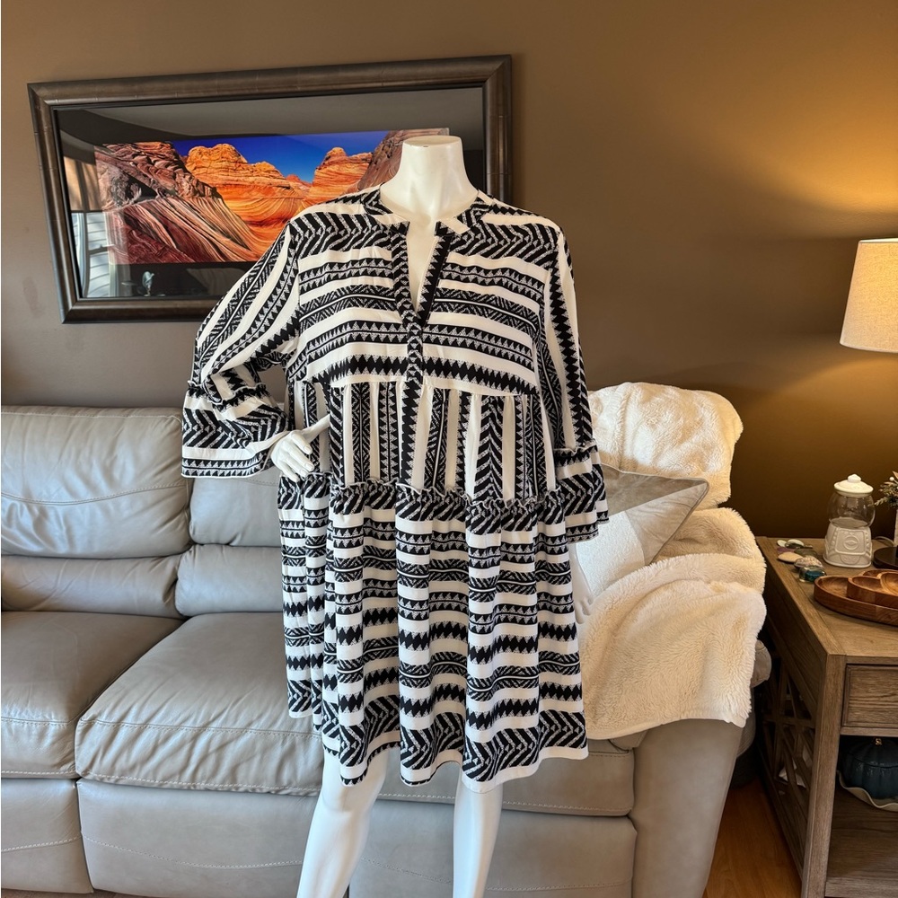 Size 2XL-Black and White Patterned Dress
